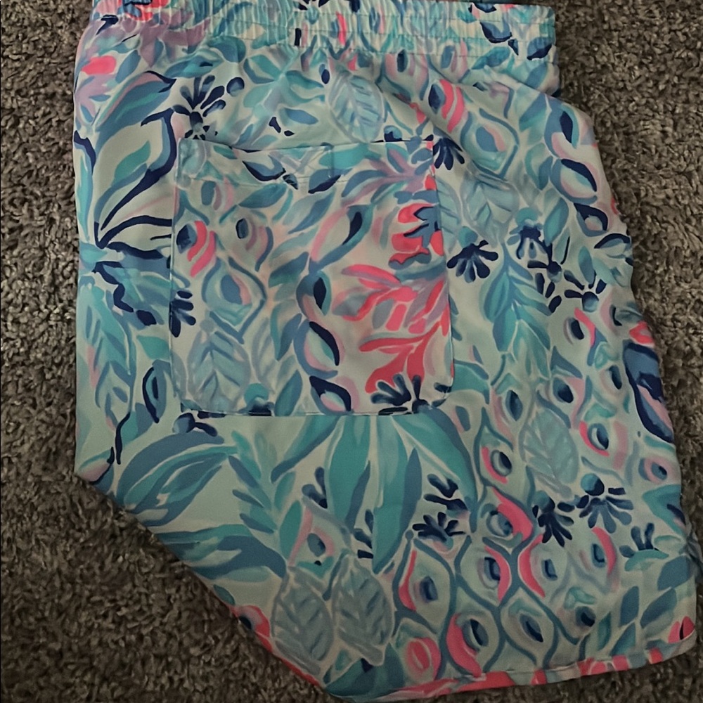 NWOT Lilly Ocean Trail Shorts